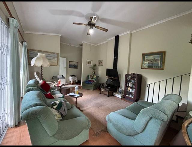 3 BEDROOM HOUSE FOR SALE IN COWIES HILL